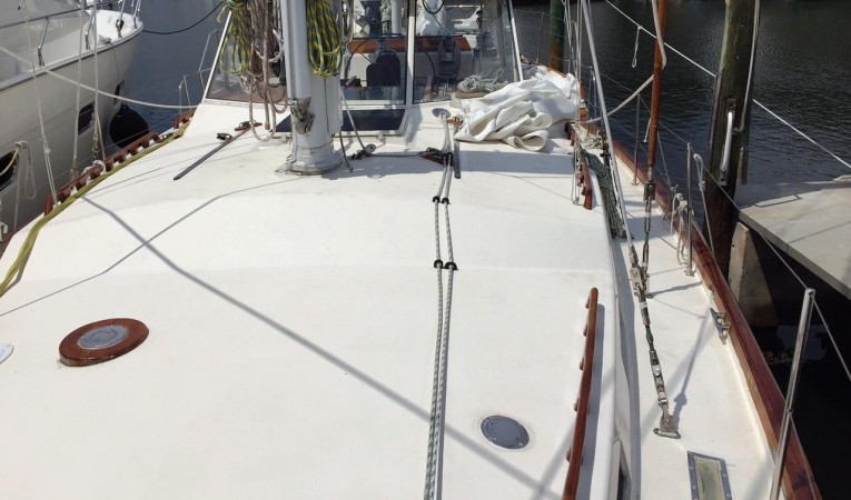 63 Cruising Ketch Foredeck