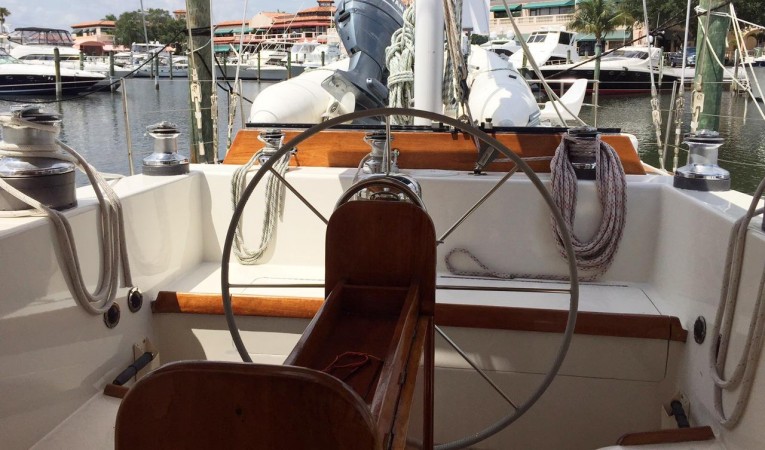63 Cruising Ketch Helm