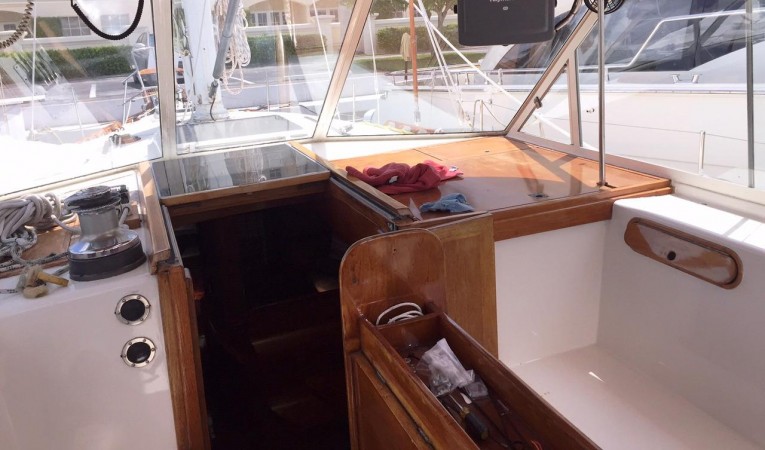 63 Cruising Ketch Cockpit Overhead Instrumentation