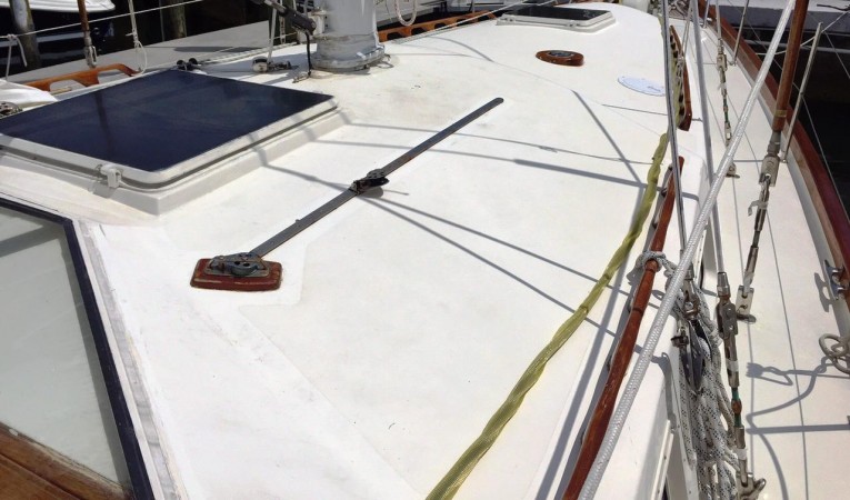 63 Cruising Ketch Mid Cabin area