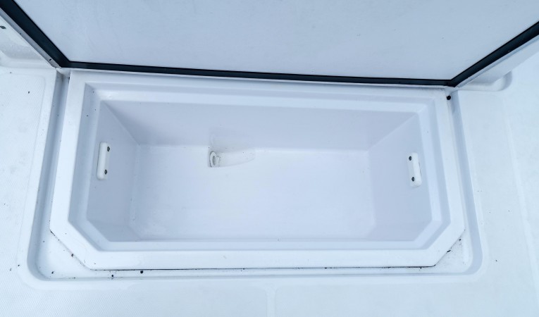 28 Southport Pull-Out Box w/ Macerator