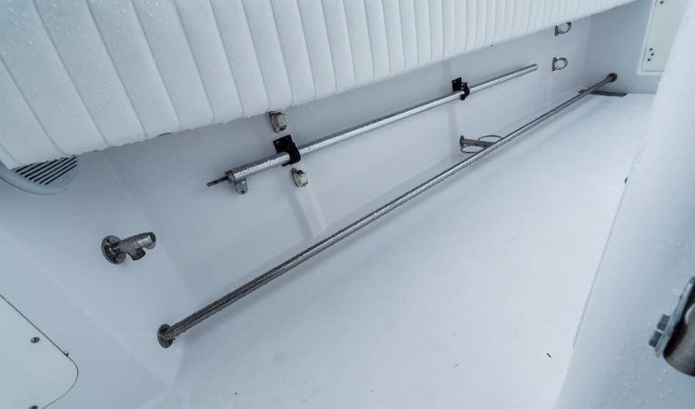 28 Southport Cockpit Rod Storage/Toe Rail STBD