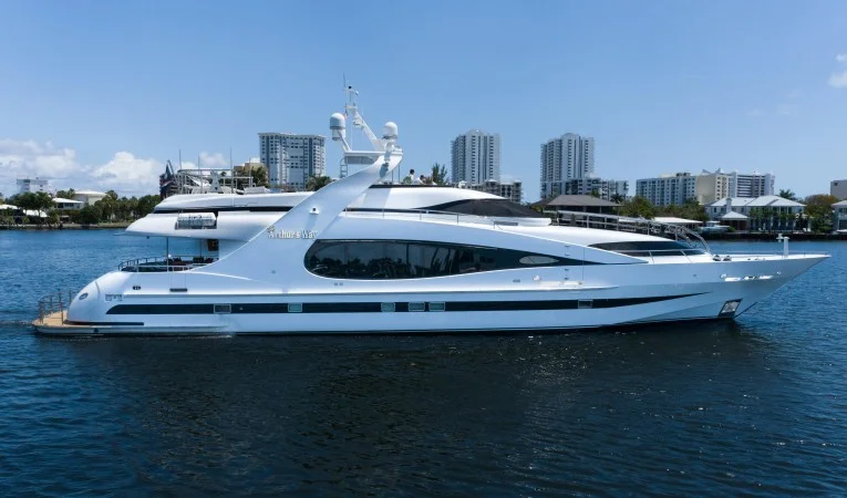 118 Millennium Super Yachts 