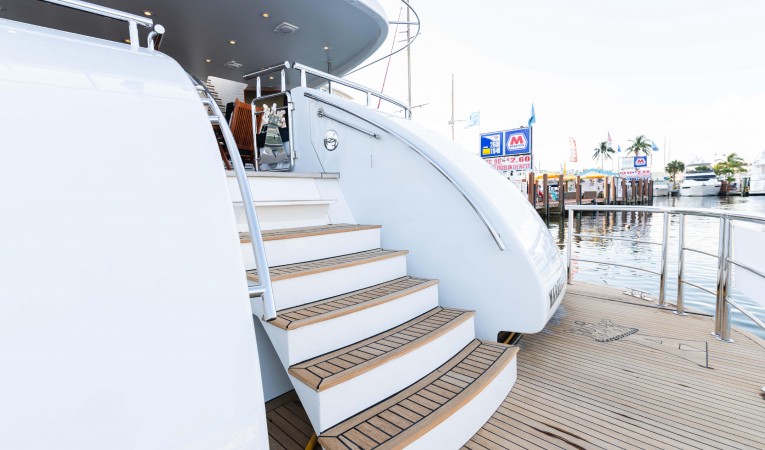 118 Millennium Super Yachts 