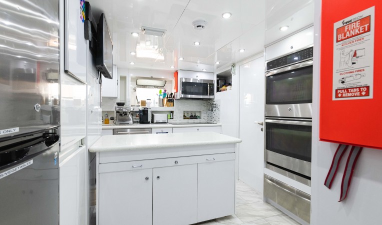 118 Millennium Super Yachts 