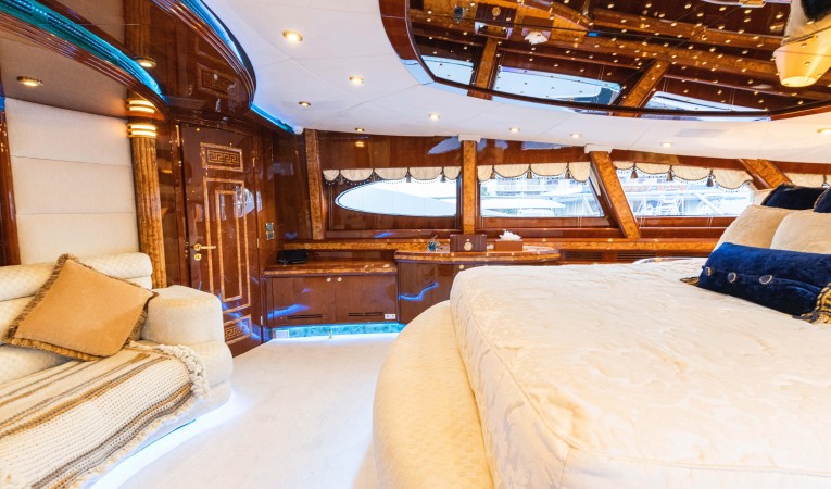 118 Millennium Super Yachts 