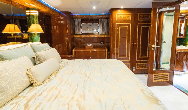 118 Millennium Super Yachts 