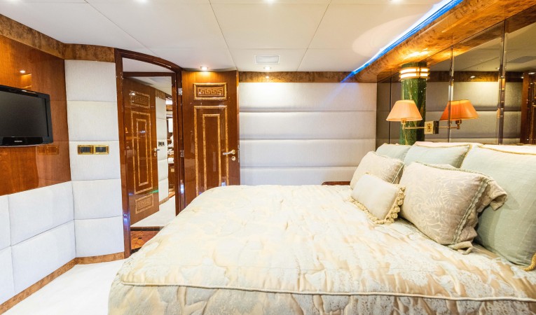 118 Millennium Super Yachts 