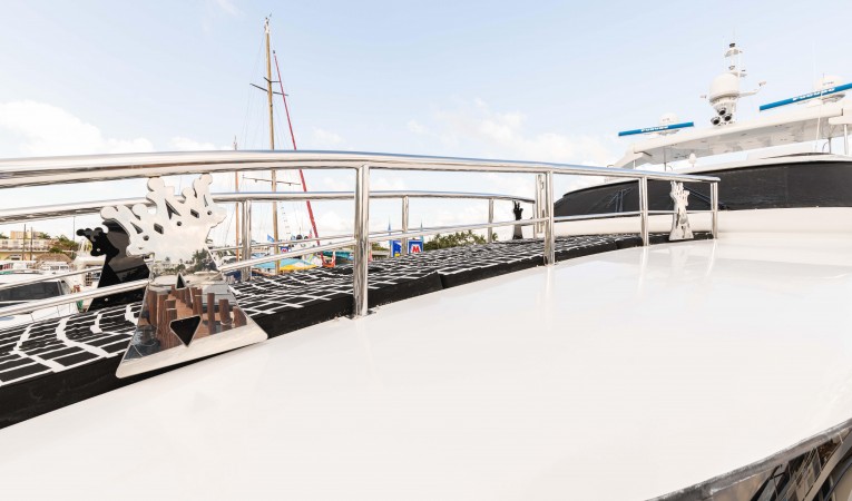 118 Millennium Super Yachts 