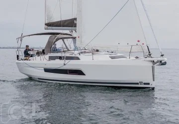 37' Dufour 2023