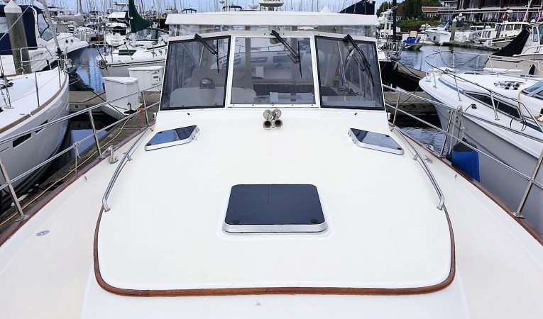 40 Legacy Aft facing view from bow