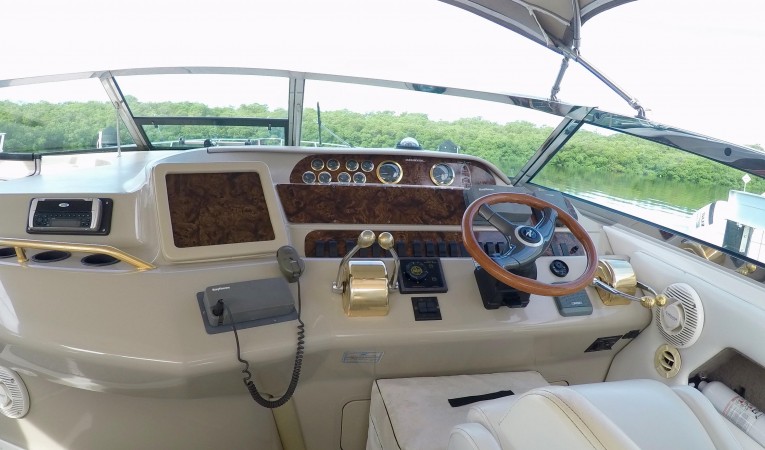 45 Sea Ray Helm