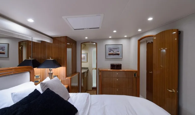 68 Viking Master Stateroom