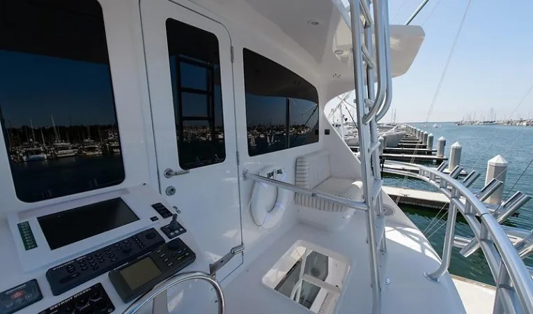 68 Viking Aft Control Station