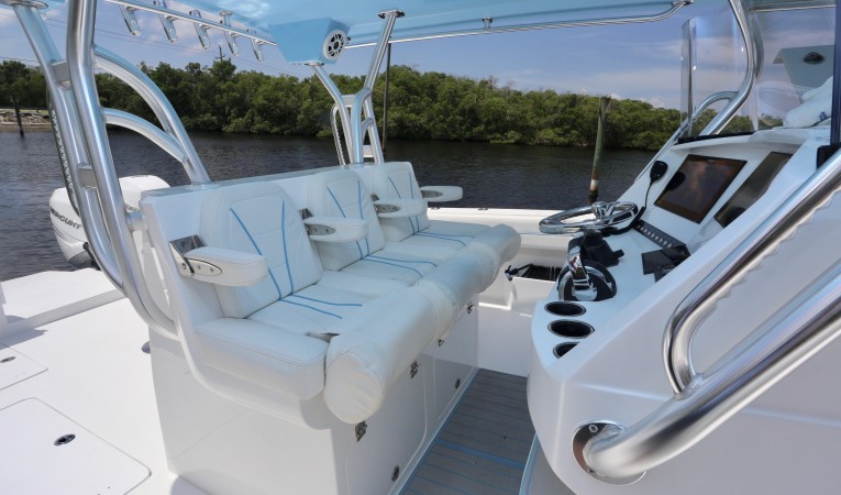 42 Prowler Helm Seating