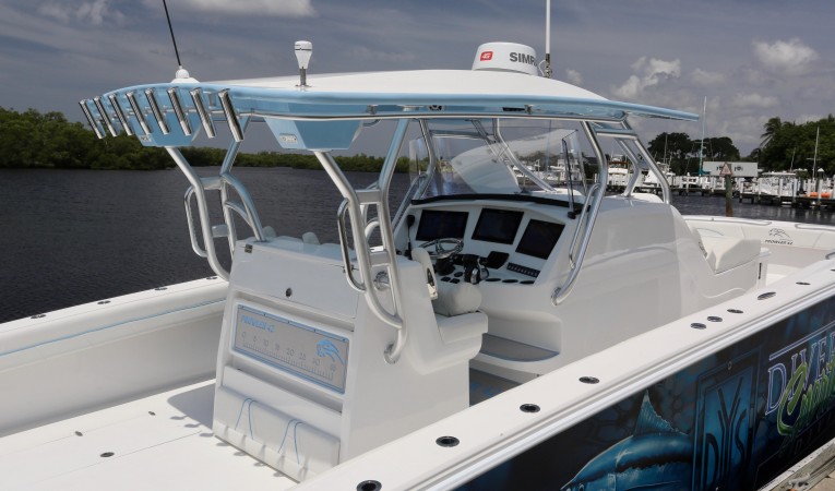 42 Prowler Leaning Post and Console