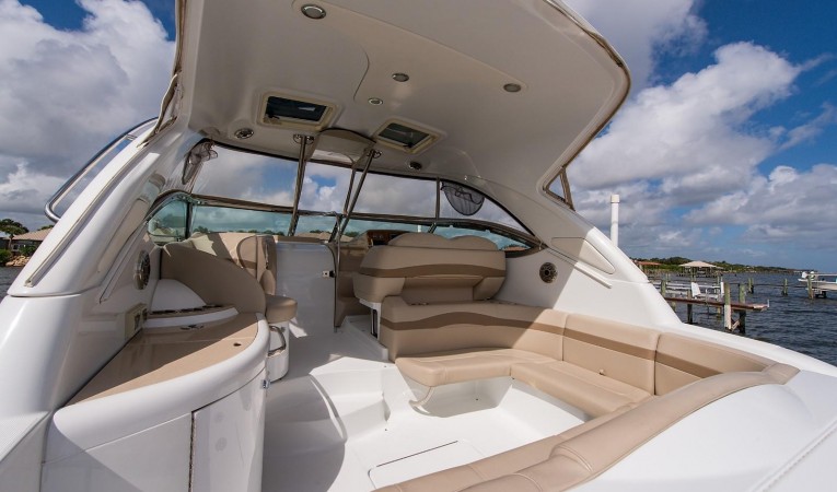 37 Formula Flybridge