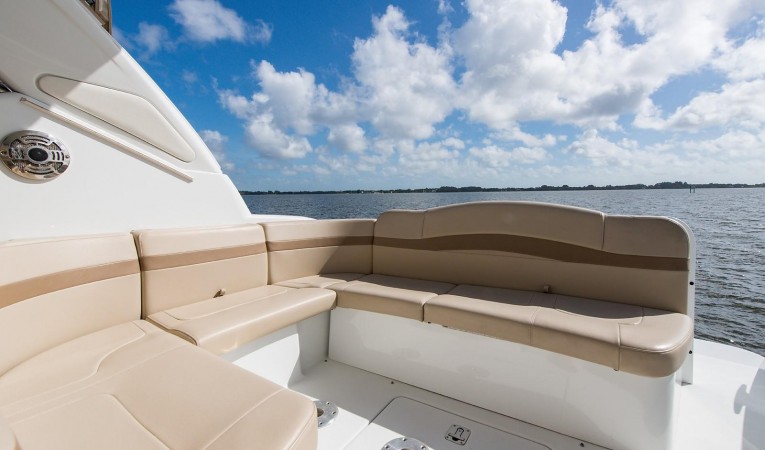 37 Formula Flybridge