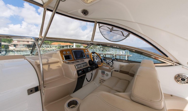 37 Formula Flybridge