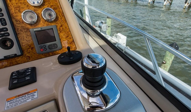 37 Formula Flybridge