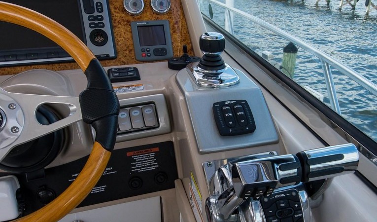 37 Formula Flybridge