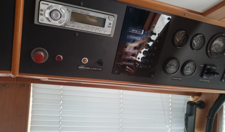 42 Grand Banks lower helm