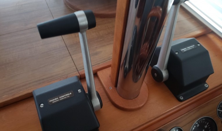 42 Grand Banks Panish single lever controls