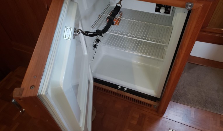 42 Grand Banks U-line Ice Maker