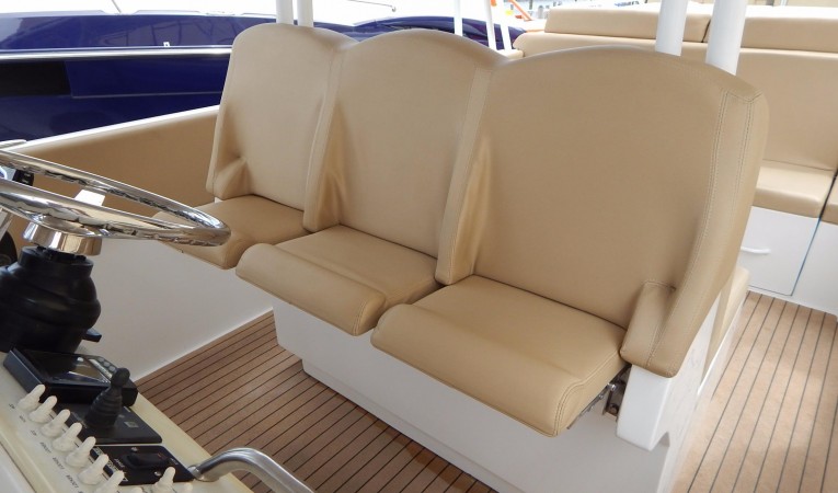 44 Nautica Helm Seats
