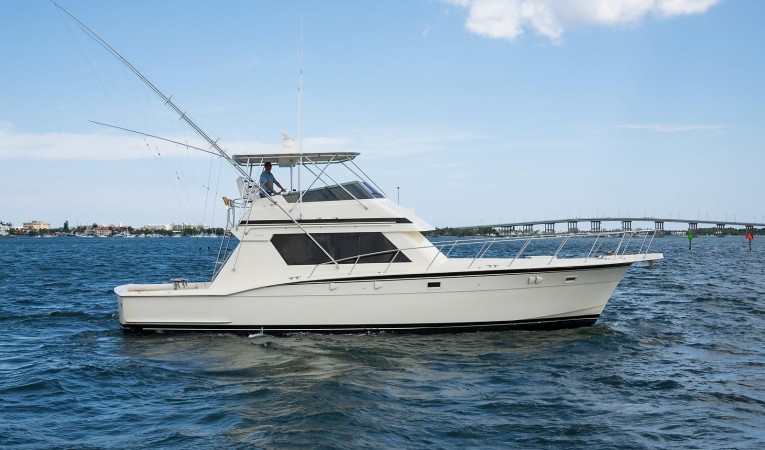 52 Hatteras 