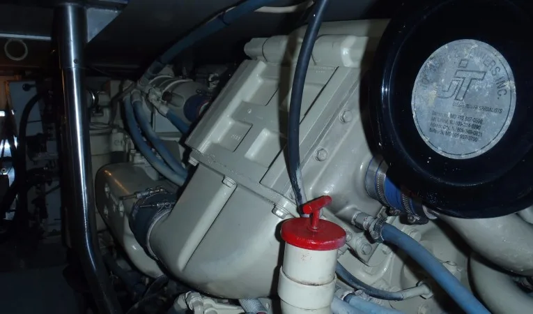 42 Ocean Yachts Engine room 2