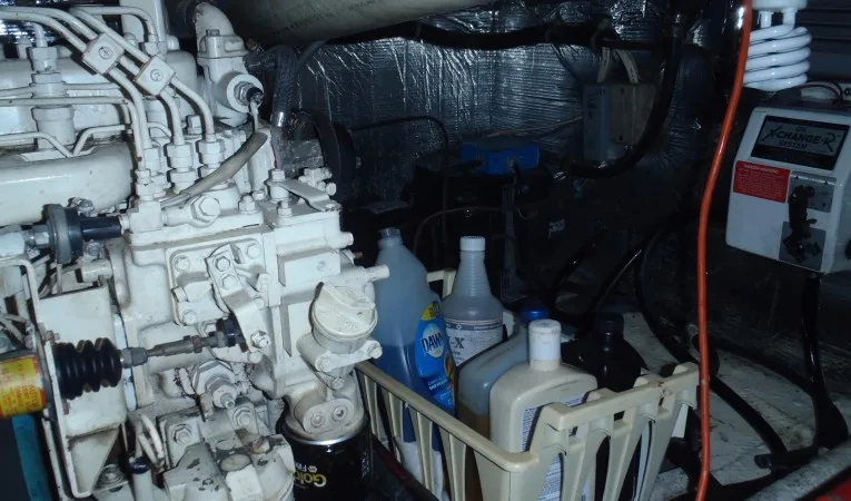 42 Ocean Yachts Engine room 3