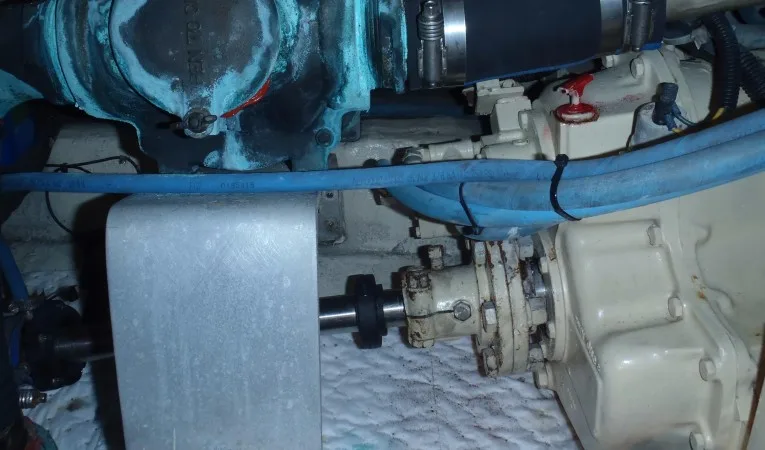 42 Ocean Yachts Engine room 4
