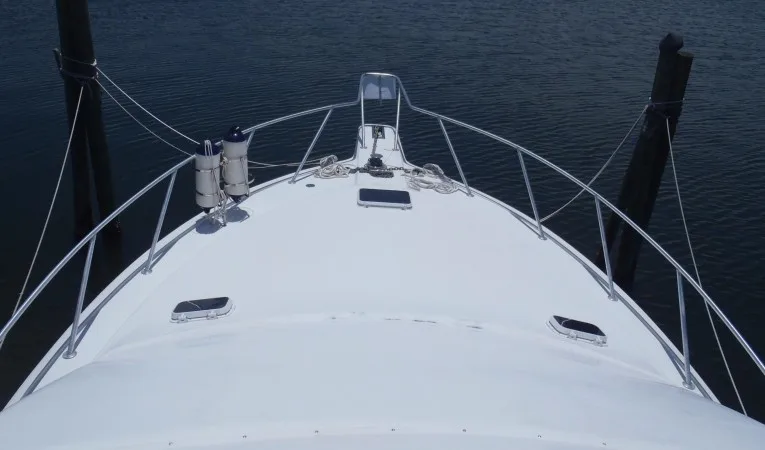 42 Ocean Yachts Foreedeck