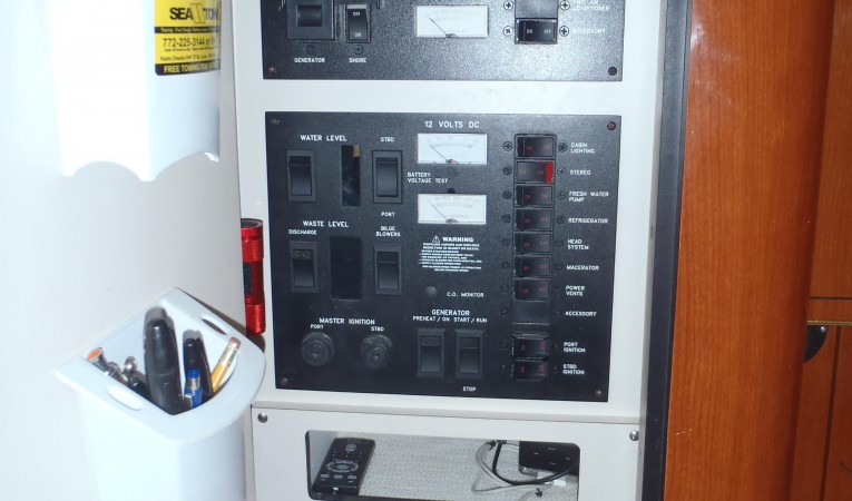 37 Sea Ray Electrical panel with new Sony Bluetooth media