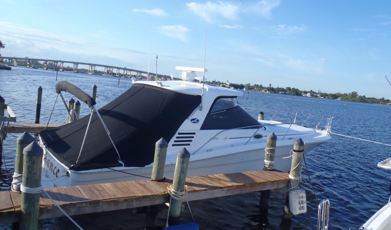 37 Sea Ray Stbd aft 2