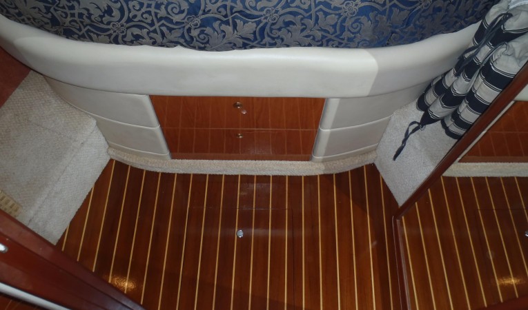 37 Sea Ray Master stateroom sole - new in 2016