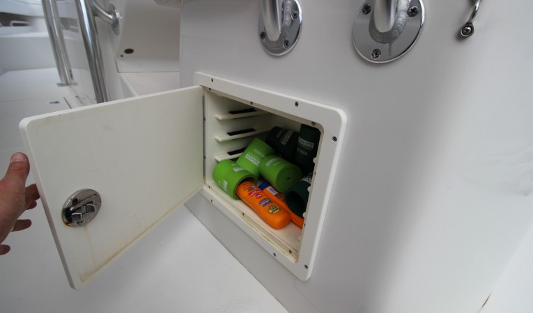 34 Jupiter Leaning Post Tackle Storage