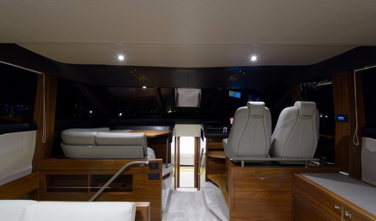 68 Princess Pilothouse