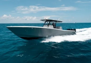 39' Invincible 2020
