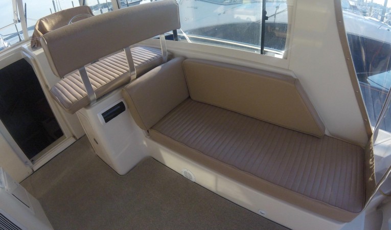 34 Mainship Cockpit Seating