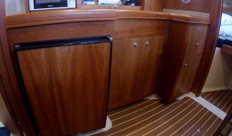 34 Mainship Galley (2)