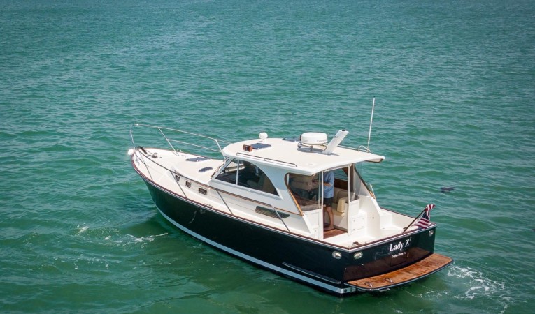 32 Legacy Yachts Stern