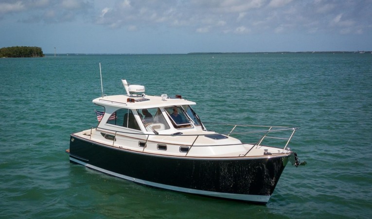 32 Legacy Yachts Starboard Profile