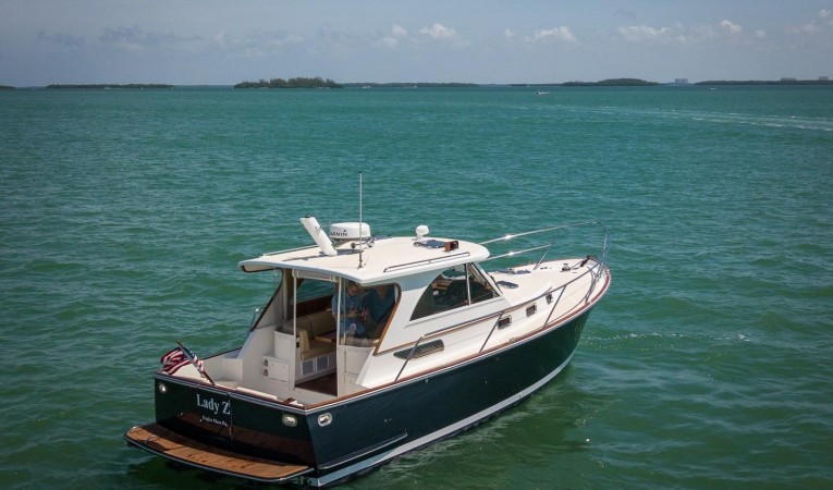 32 Legacy Yachts Stern