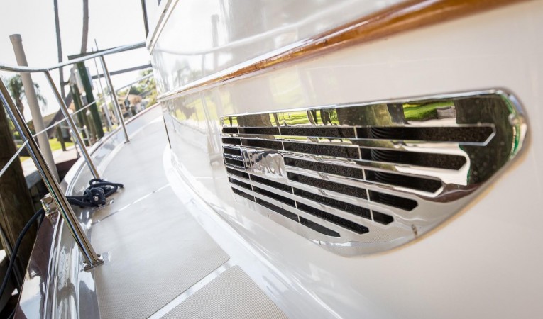 32 Legacy Yachts Walkway