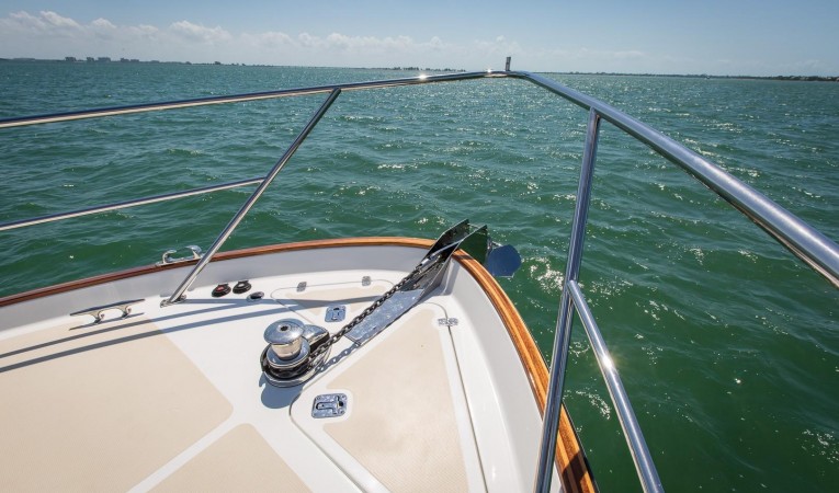 32 Legacy Yachts Bow/Windlass
