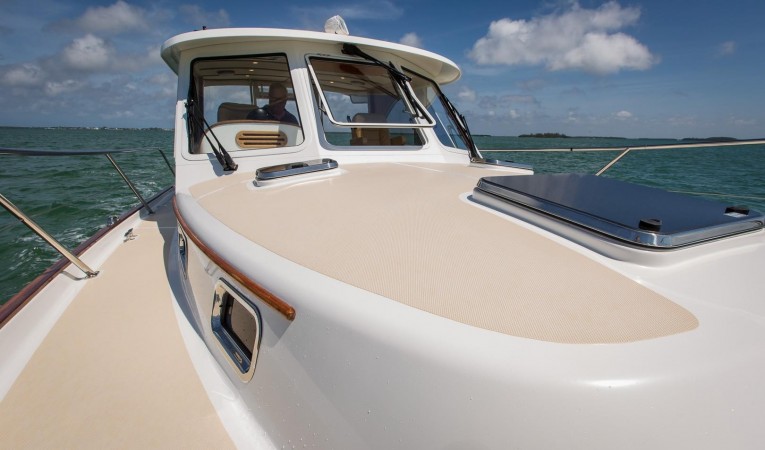 32 Legacy Yachts Bow