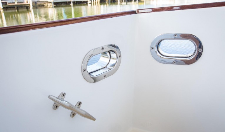 32 Legacy Yachts Hause pipes