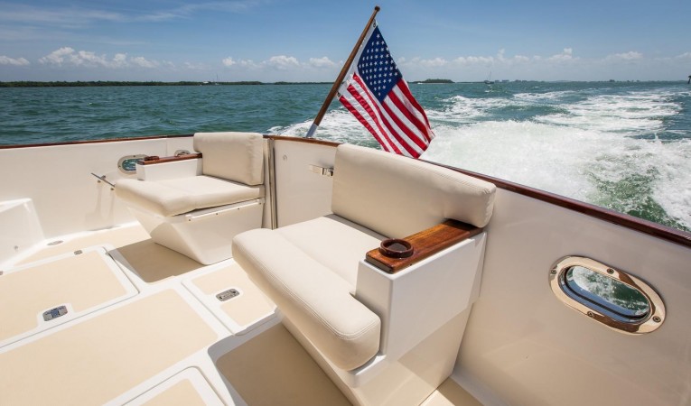 32 Legacy Yachts Cockpit Seating